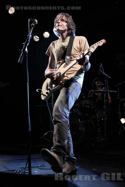 QUASI - 2010-05-24 - PARIS - Point Ephemere - 